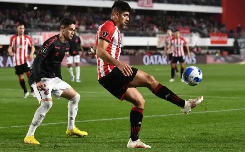 Estudiantes y Paranaense animaron un caliente partido por Copa Libertadores. | Foto: Getty