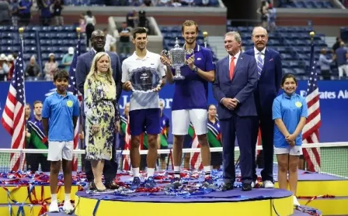 En 2021, Novak Djokovic estuvo muy cerca de ganar su cuarto US Open, pero el ruso Daniil Medveded lo venció en la gran final. | Foto: Getty