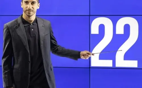 Henrikh Mkhitaryan se adueñó oficialmente del 22 del Inter que dejó Vidal.