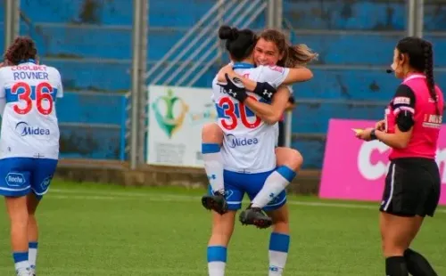 La UC venció a Huachipato por 2-1. (Cruzados)