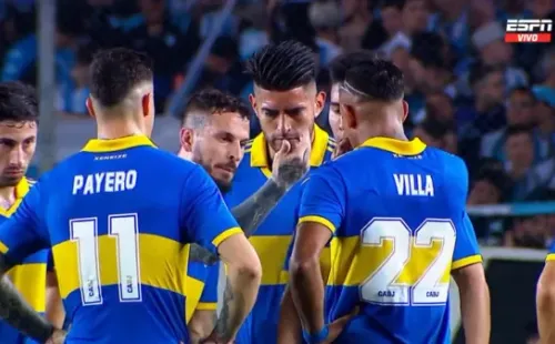 Darío Benedetto habló fuerte tras el final del primer tiempo. (Foto: Captura Espn)