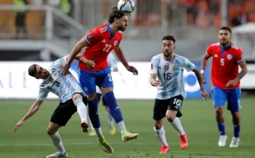 Ben Brereton vs. Argentina en el estadio Zorros del Desierto de Calama. (Getty Images).