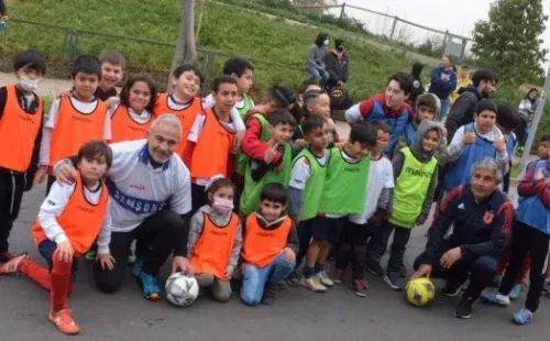 El clásico universitario se empezó a jugar en las calles de La Reina