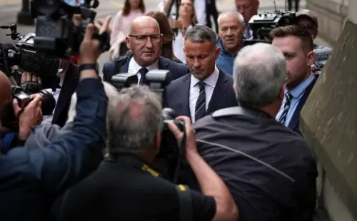 Ryan Giggs acapara mucho interés de la prensa británica por su historia amorosa (Getty)