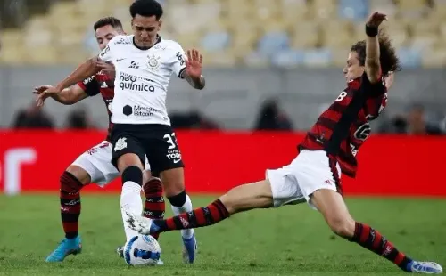 David Luiz alterna en la oncena titular de Flamengo a sus 35 años (Getty)