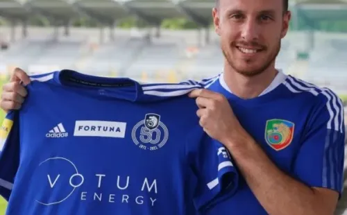 Gol de Ángelo en elMiedz Legnica de Polonia.