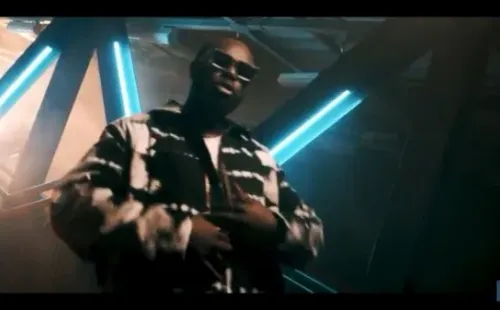 Gims, el rapero del Congo acompaña a Ozuna.