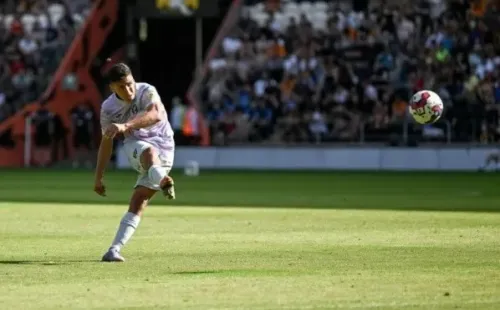 Marcelino la rompe en Norwich City, su primer gol fue un tremendo tiro libre. | Foto: @marcelino_nunez26