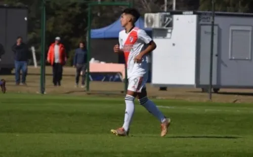Ian Subiabre con la camiseta de River Plate, club donde juega desde enero de este año.