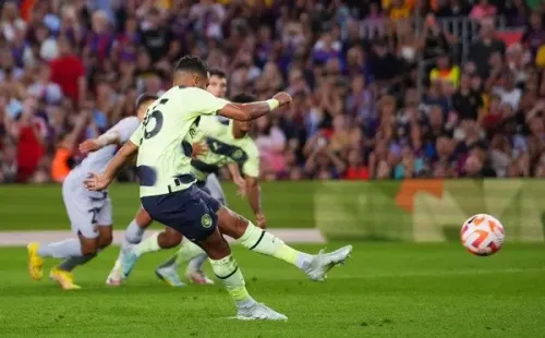 Riyad Mahrez puso el empate sobre el final. (Foto: Getty Images)