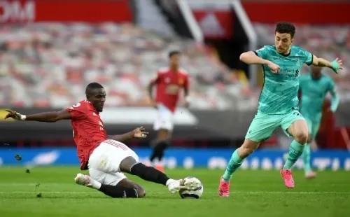 Eric Bailly en acción ante el Liverpool en la Premier League. (Getty Images).
