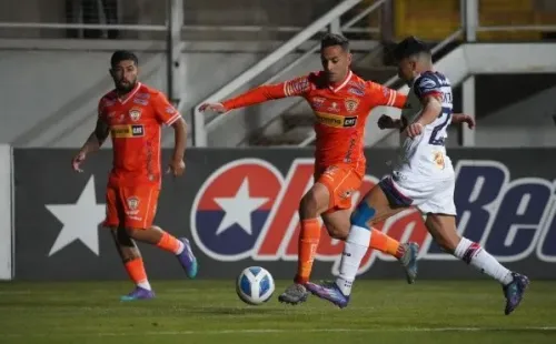 Cobreloa se acerca a Magallanes en la pelea por el regreso a Primera A.