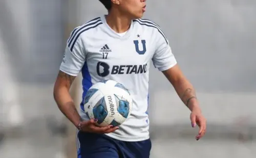 Las Leonas prepararon el clásico con un amistoso ante la selección de Independencia sub 15. (U de Chile)