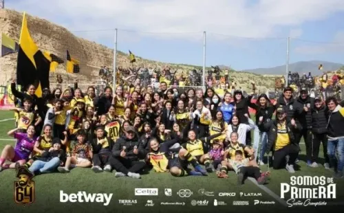 La celebración coquimbana después de obtener el ascenso. (Jorge Llewellyn Valdés / Coquimbo Unido)