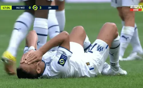 Alexis Sánchez quedó adolorido tras la entrada. (Foto: Captura ESPN)