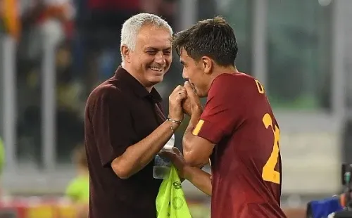 Mourinho feliz con Dybala, Dybala feliz con Mourinho en el triunfo de la Roma contra Monza.