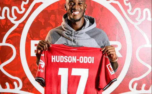 Callum Hudson-Odoi usará la camiseta “17” en el Bayer Leverkusen.