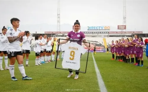 El homenaje que le hicieron a Quezada cuando enfrentó al Cacique en su primer partido con Puerto Montt. (Colo Colo)