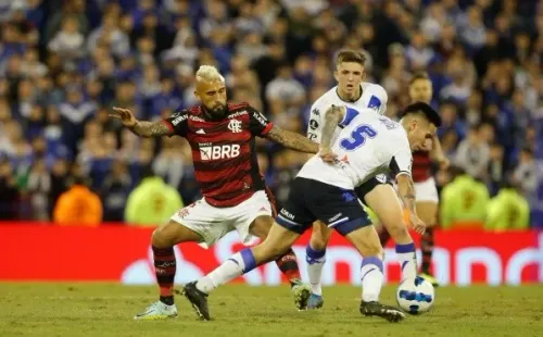 Vidal ingresó en el segundo tiempo en la ida en Argentina. Foto: Flamengo.