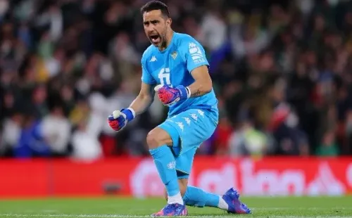Bravo será titular en Europa League con el Betis. | Foto: Getty