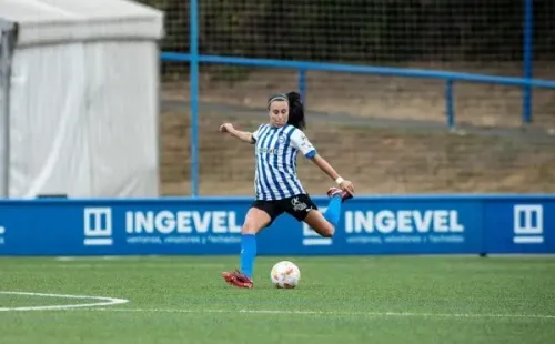 Camila Sáez ya se estrenó en los amistosos de pretemporada con el Deportivo Alavés. (Alavesfem)