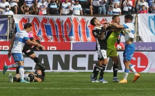 El último Clásico entre Colo Colo y la UC terminó con polémica. Foto: Agencia Uno