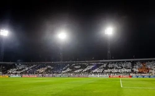 Colo Colo tuvo a gran parte de sus hinchas en el Monumental a comienzo de año, pero el avance de la pandemia y los castigos por culpa de sus hinchas obligaron a reducir los aforos e incluso jugar partidos sin público. Foto: Agencia Uno