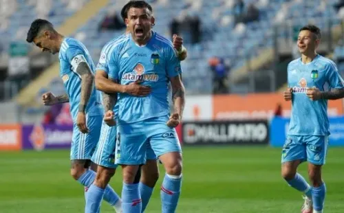 Matías Donoso anotó el gol del triunfo de O’Higgins ante Antofagasta y que le permite a la U respirar más tranquilo en la zona de descenso. Foto: Agencia Uno