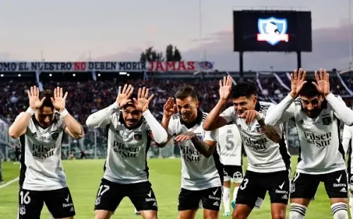 Colo Colo goleó a Unión Española y se prueba la corona de campeón.