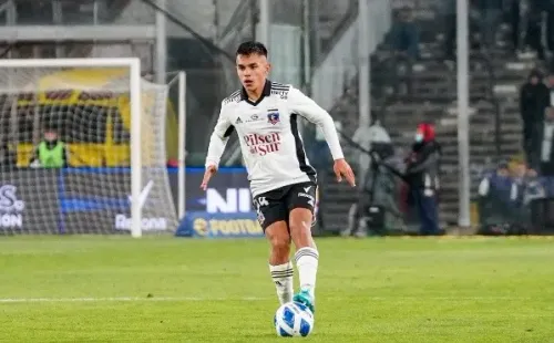 Vicente Pizarro brilló ante Unión Española y se afirma como uno de los juveniles más destacados del fútbol chileno con su nivel en Colo Colo. Foto: Guille Salazar, RedGol.