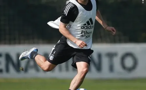 César Fuentes volvió a jugar y está a un paso de regresar oficialmente a las canchas con Colo Colo. Foto: Comunicaciones Colo Colo.