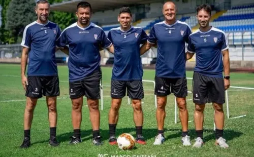 Jorge “Potencia” Vargas junto a su cuerpo técnico. | Foto: Marco Giussani