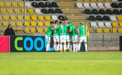 Así festejó Audax Italiano el golazo de Gonzalo Álvarez que le significó el triunfo ante Coquimbo Unido. (Agencia Uno).
