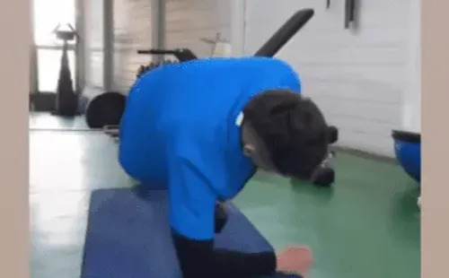 Planchas con distintas dificultades, más ejercicios de la rutina de Luciano Arriagada.