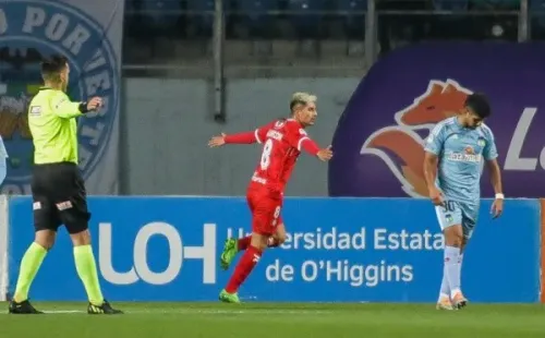 Williams Alarcón corona su semana con gol y el llamado a la selección chilena. Foto: Agencia Uno