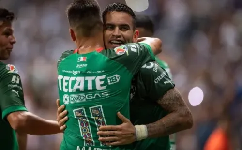 Seba Vegas celebra su gol para el Monterrey contra Atlas en México.