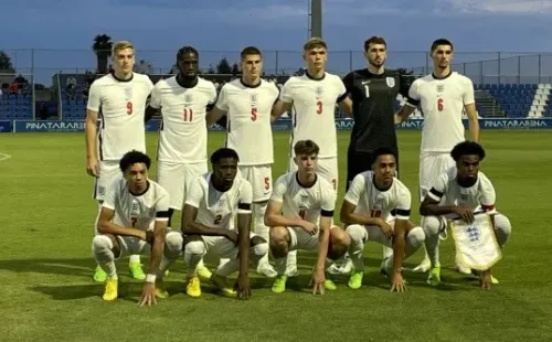 Inglaterra goleó 3-0 a Chile sub 20 en el estadio Pinatar Arena de Murcia.