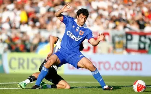 Marcos González en un Superclásico entre Colo Colo y la Universidad de Chile. (Agencia Uno).