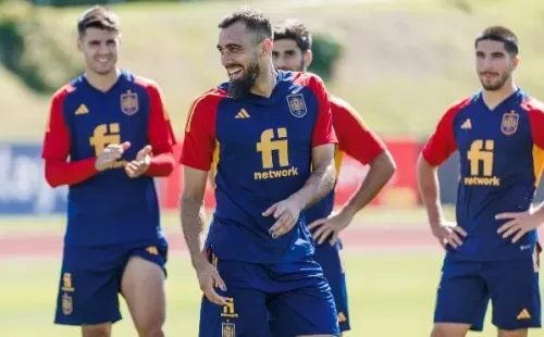 Borja Iglesias disfruta su primer llamado a la selección de España. (Foto: @SeFutbol)