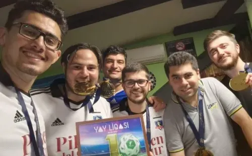 Los azerbaiyanos fanáticos de Colo Colo