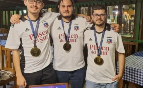 Fanáticos de Colo Colo en Azerbaiyán