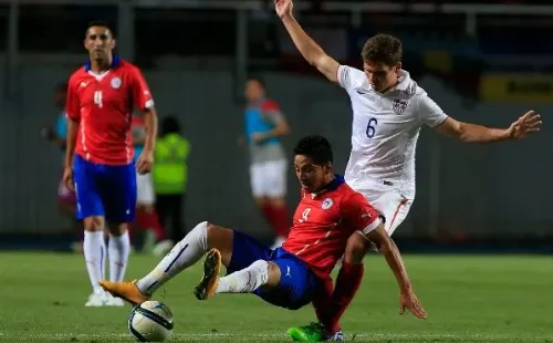 Juan Delgado vuelve a jugar por Chile. La última vez fue ante Estados Unidos en 2015, cuando estaba en Colo Colo. Foto: Agencia Uno