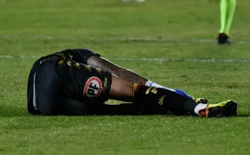 Así quedó Luis Mejía después de sentir la rotura del tendón de Aquiles en el pie izquierdo. (Agencia Uno).