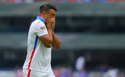 Iván Morales vive un complicado momento en Cruz Azul. (Foto: Getty Images)