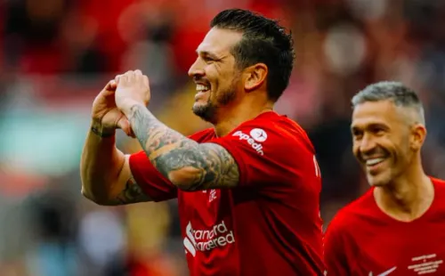 Mark González anotó el gol del empate en la remontada del Liverpool ante Manchester United en partido de leyendas. Foto: Comunicaciones Liverpool.