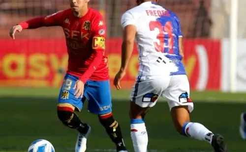 Larenas metió un gran centro para el 4-1 final (Foto: Unión Española)