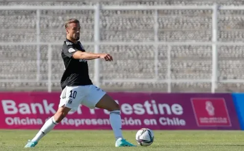 Entre 2021 y 2022, Christian Santos jugó diez partidos y marcó solo un gol con la camiseta de Colo Colo, que fue la séptima de su carrera. | Foto: Agencia Uno