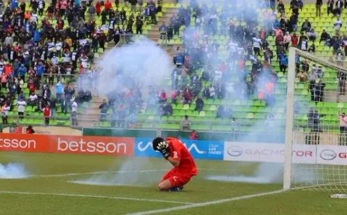 Arica Hurtado no tiene doble lectura: el Clásico Universitario no puede seguir tras agresión a Martín Parra.