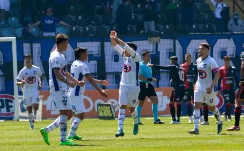 Joaquín Gutiérrez marcó un golazo para darle triunfo a Huachipato. (Foto: Agencia Uno)