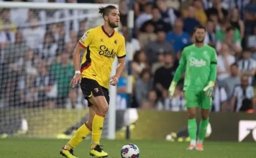 Sierralta fue titular en abultado triunfo del Watford. | Foto: @francisco_sierralta